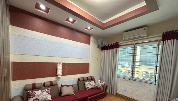 Cho_Thuê nhà riêng Vũ Tông Phan, Ngã Tư Sở Thanh Xuân, 40m-5 tầng, 4PN, 4wc, Giá 14tr